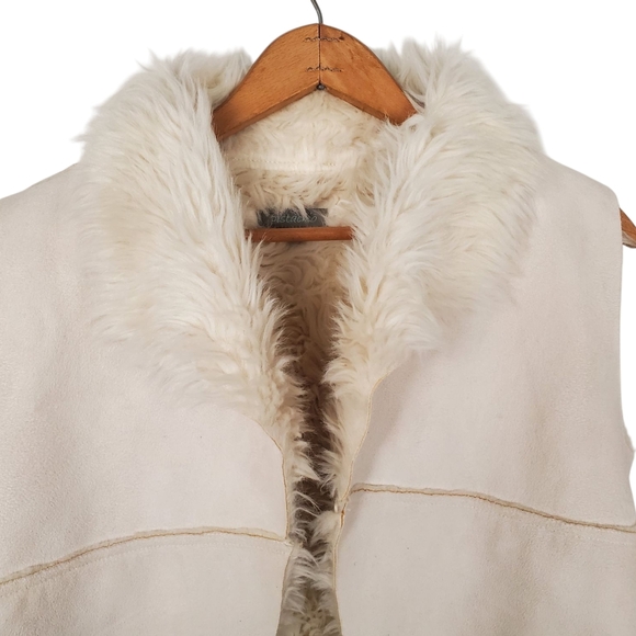 Pistachio Women's Cream Faux Fur Vest. MED - Picture 3 of 10
